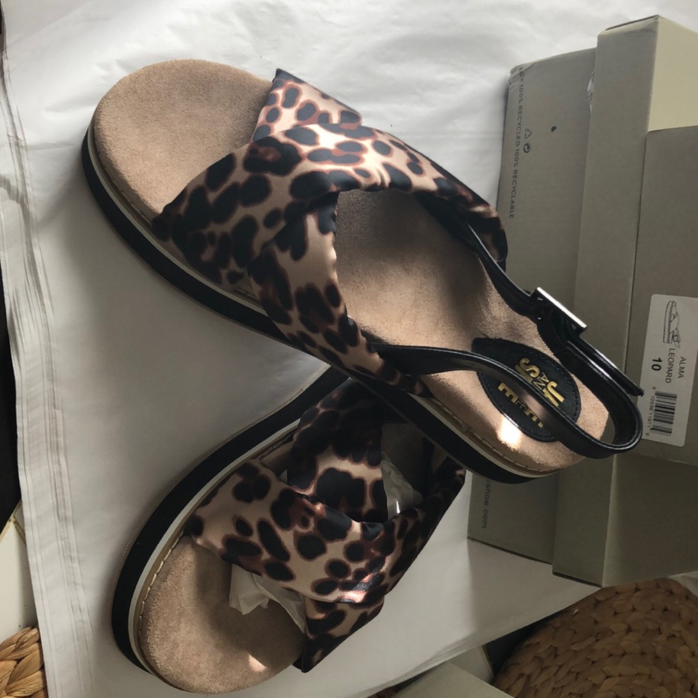 Jane and the shoe sandals
